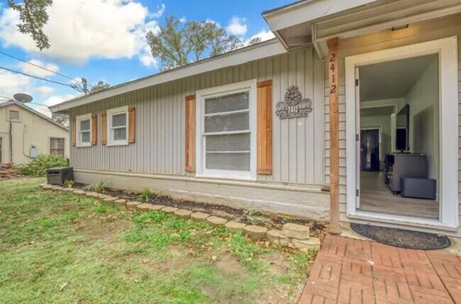 Foto del edificio - Recently Remodeled 3-Bedroom Home with Gat...