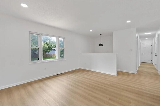 Foto del edificio - 804 S Montclaire Dr