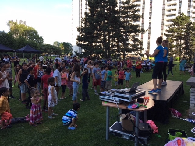 Le BBQ avec DJ est un événement annuel - 10 Grenoble