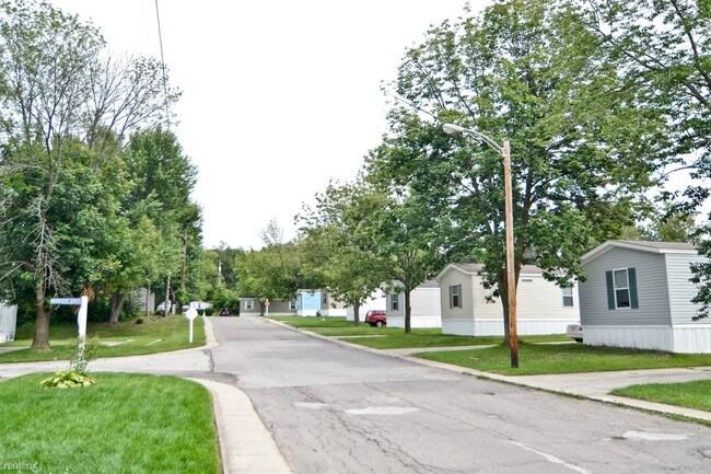 Building Photo - 810 Elmwood Park Dr