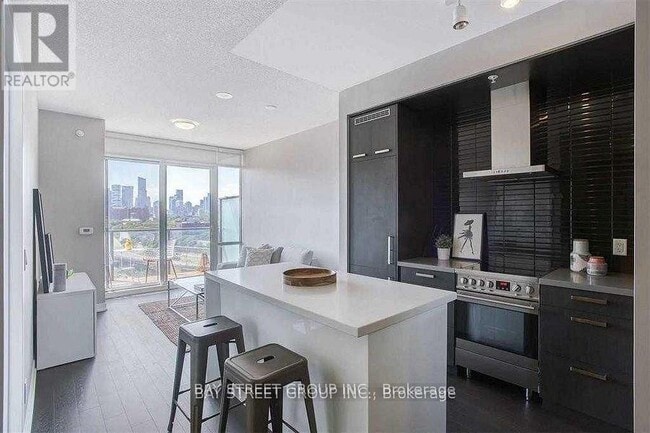 Photo du bâtiment - 120 Bayview Ave