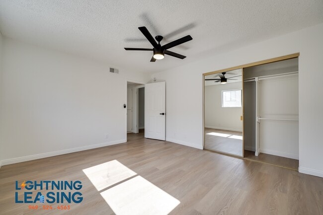 Building Photo - 14632 Magnolia-204D