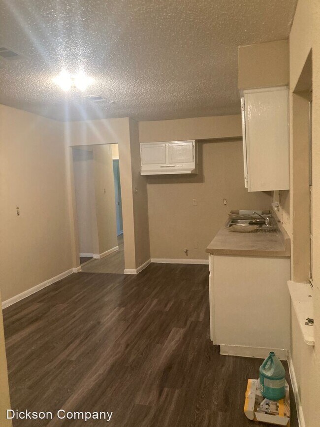 Building Photo - 3 br, 1.5 bath House - 6550 Crosswell St.