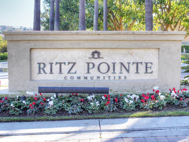 Building Photo - 1 Bedroom Ritz Pointe Condo!