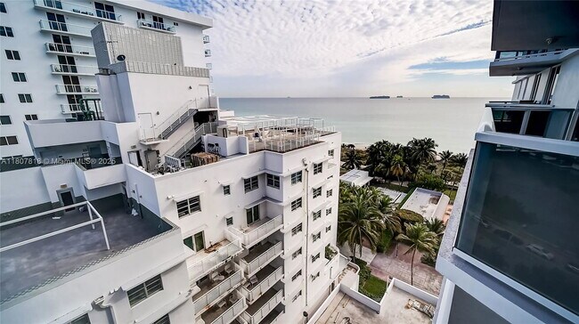 Foto del edificio - 2401 Collins Ave