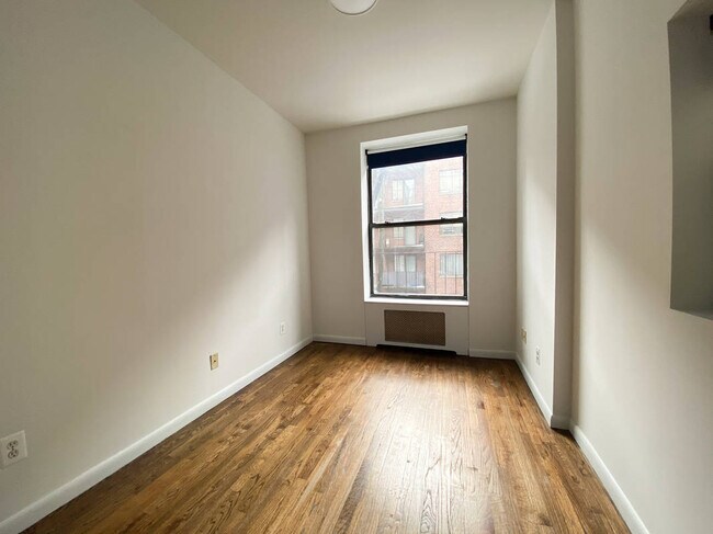 Foto del edificio - 216 E 85th St