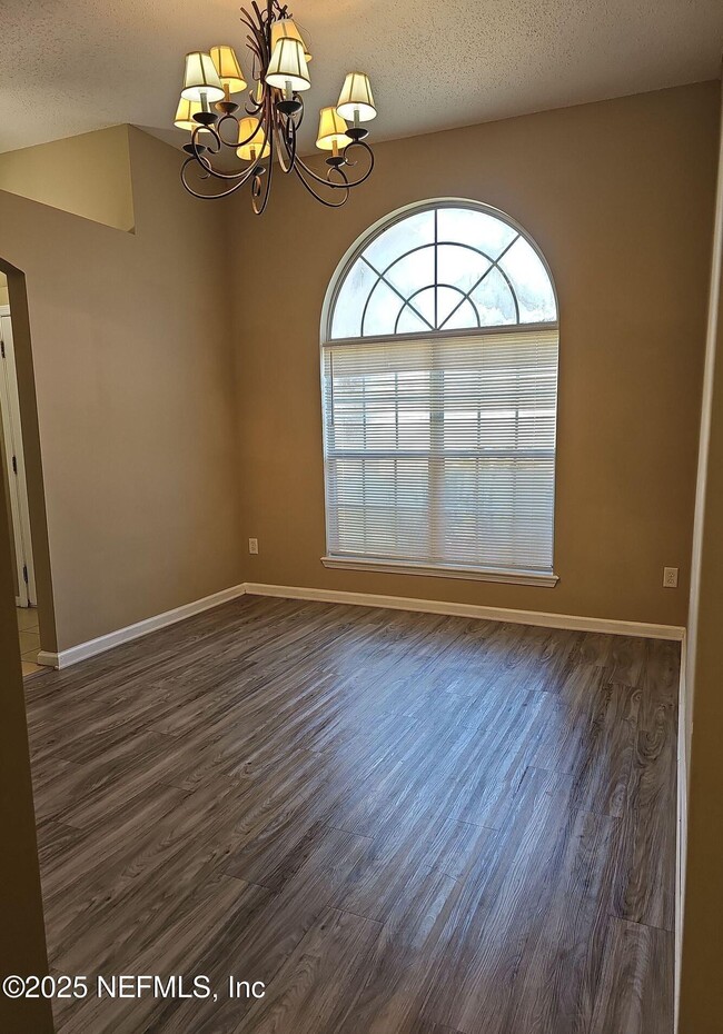 Building Photo - 1971 Belhaven Dr