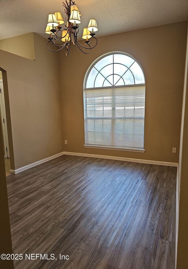 Foto del edificio - 1971 Belhaven Dr