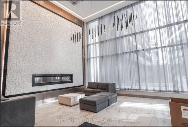 Photo du bâtiment - 36 Forest Manor Rd