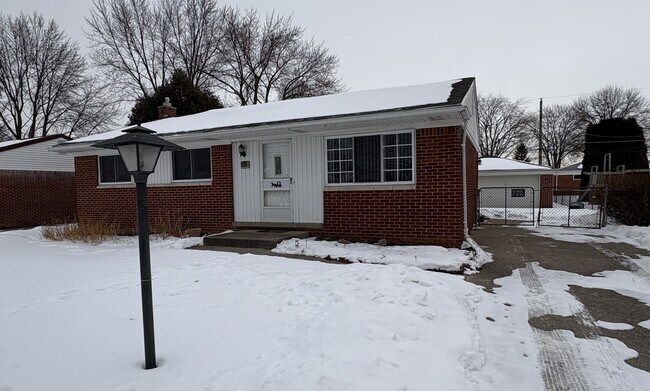 Foto del edificio - 35328 Lucinda Dr