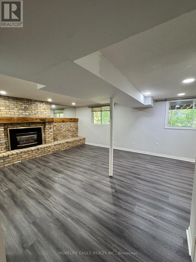 Building Photo - 755 Pebble Ct