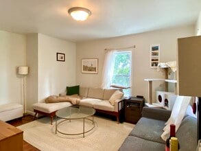 Building Photo - 40 Clark St