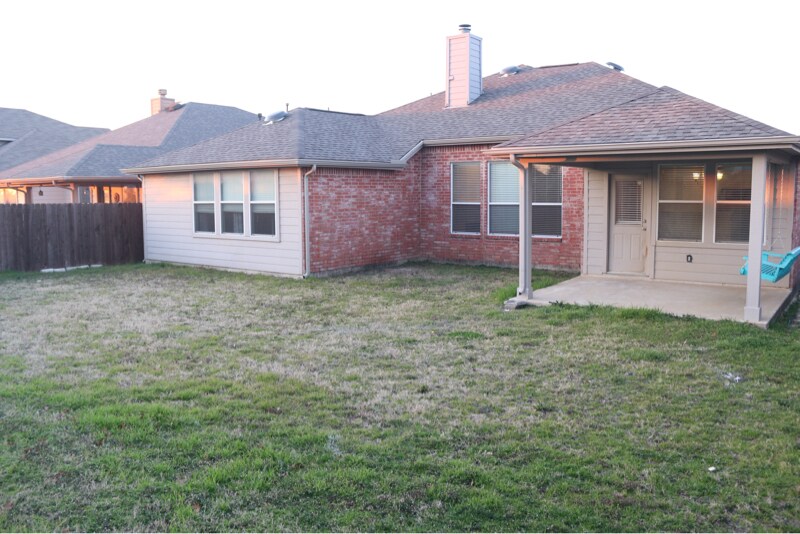 Foto del edificio - 1416 Clayton Ln