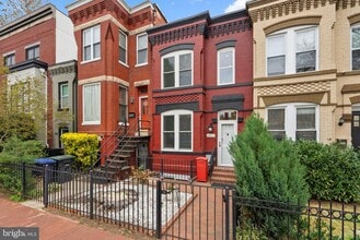 Building Photo - 1417 1st St NW