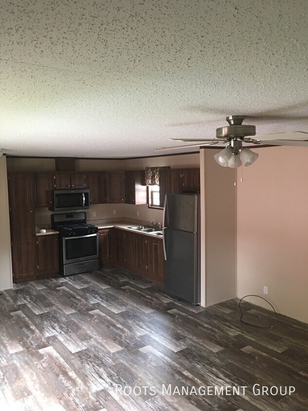 200 Paradise Acres Rd, Carterville, IL 62918 House Rental in