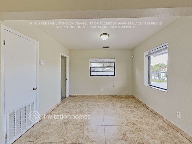 Foto del edificio - 20352 NW 39th Ct