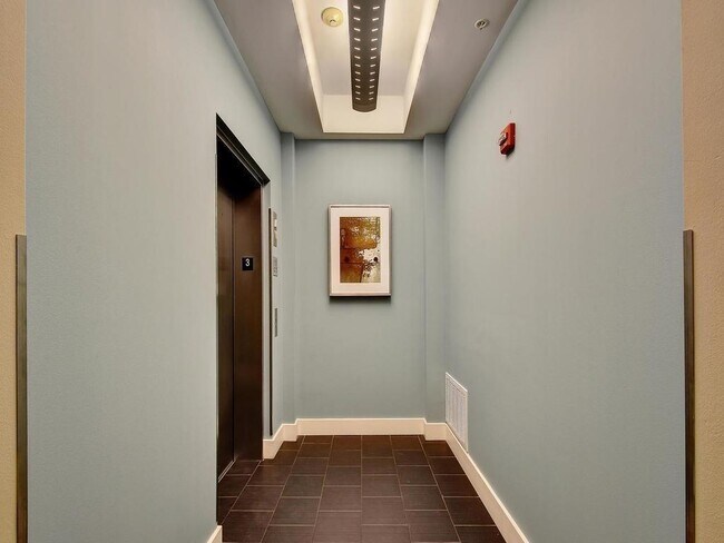 Foto del edificio - 2124 E 6th St