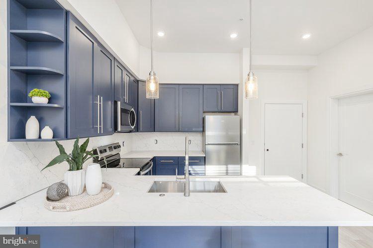 Foto principal - 4550 Mitchell St