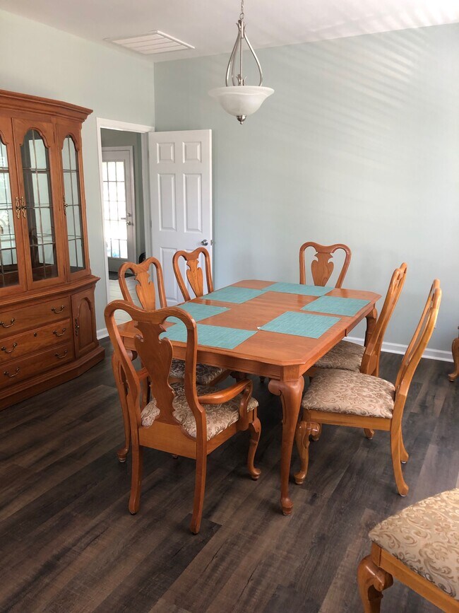 Foto del edificio - 1497 Swamp Fox Ln