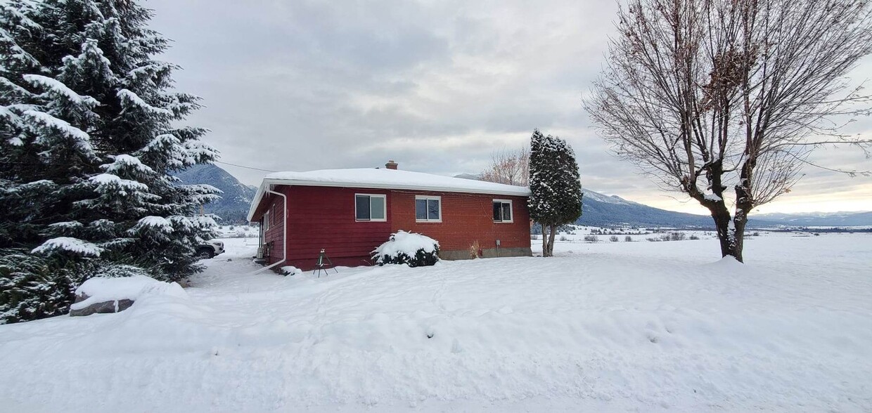 Primary Photo - Schock- Private house with Mission Mountai...