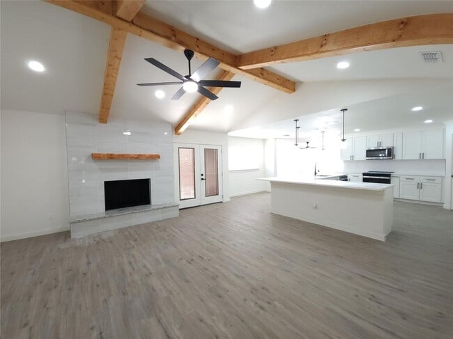 Building Photo - 1502 Hiawatha Way