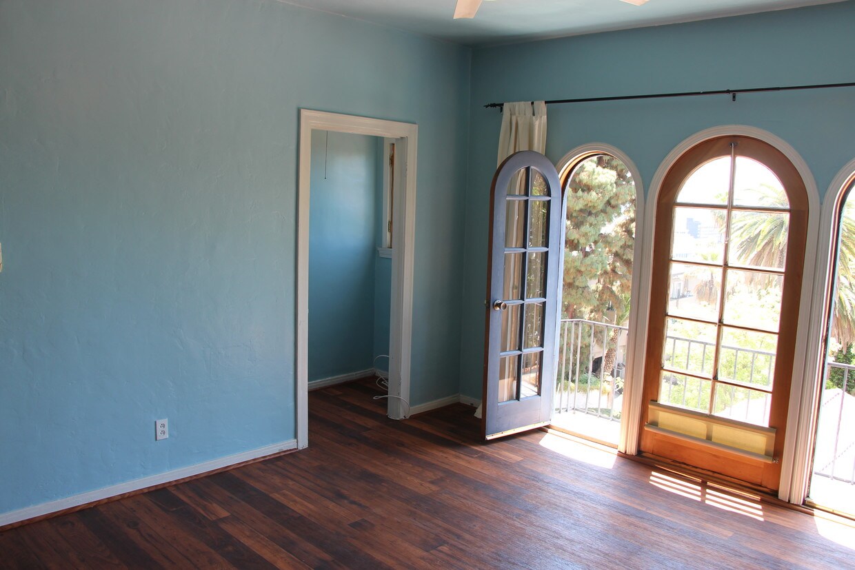 1981 Whitley Ave, Los Angeles, CA 90068 Apartments in Los Angeles, CA