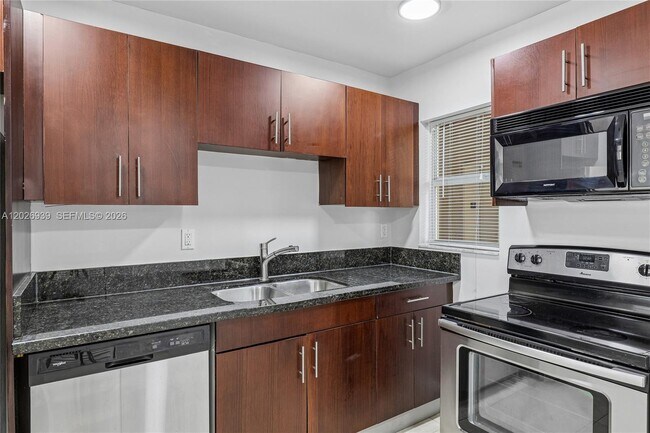 Foto del edificio - 4147 Stirling Rd