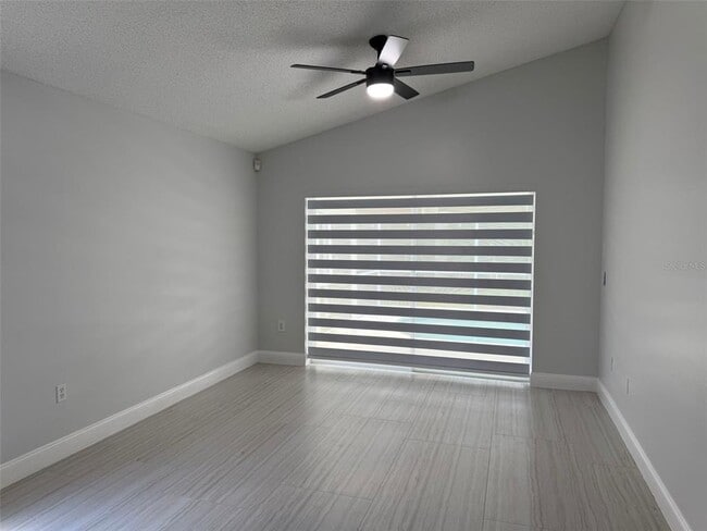 Building Photo - 263 Wingdale Way