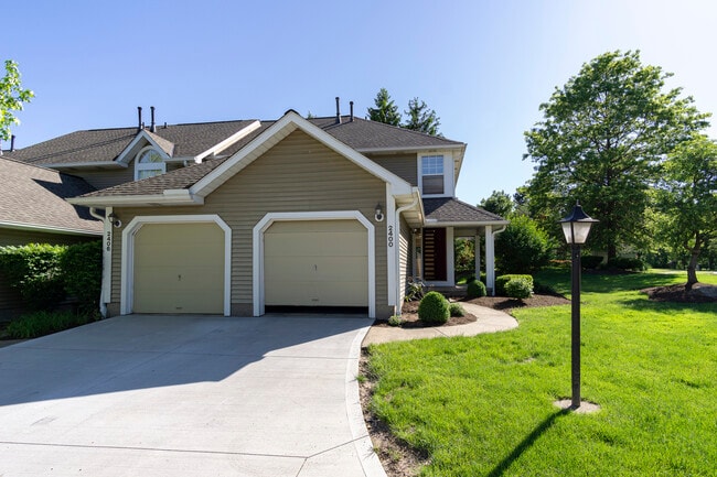 Building Photo - 2400 Wrens Dr S