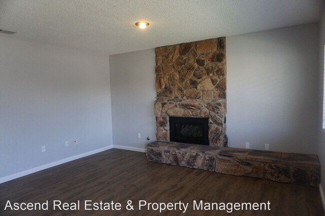 Building Photo - 3 br, 2 bath House - 5321 Curson Ave