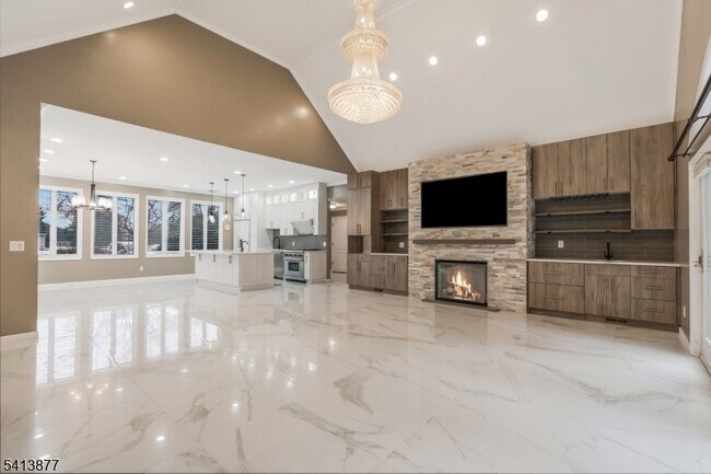 Building Photo - 10 N Rd