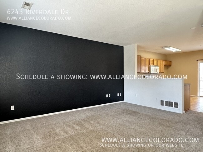 Foto del edificio - 6243 Riverdale Dr