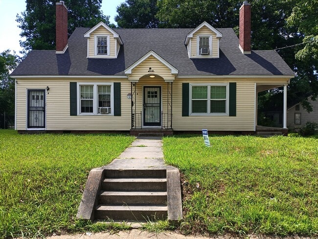 Building Photo - 405 N 16th Ave