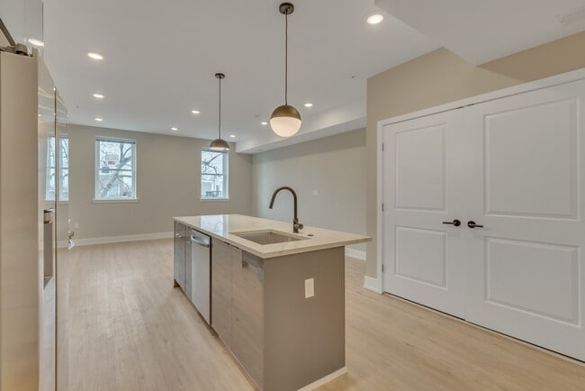 Building Photo - 937 N 29th St