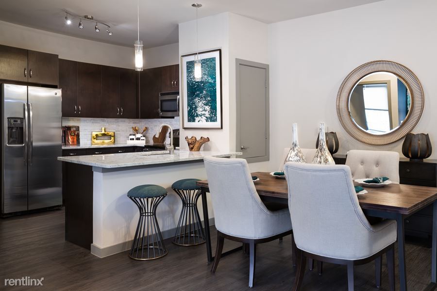 Foto principal - 2700 Esperanza Crossing