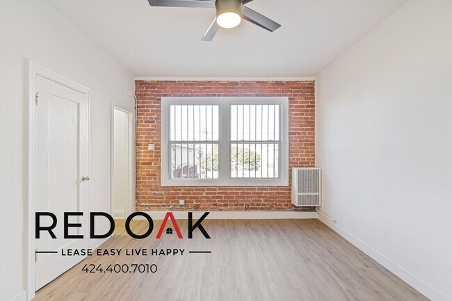 Foto del edificio - 245 N Kenmore Ave