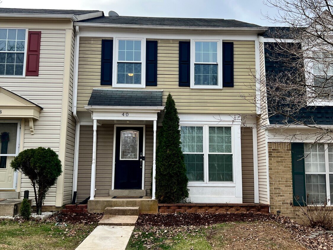 Come Home To This Updated And Convenient 3 Bed 3.5 Bath Townhome In Derwood! Now Available! - Come Home To This Updated And Convenient 3 Bed 3.5 Bath Townhome In Derwood! Now Available!