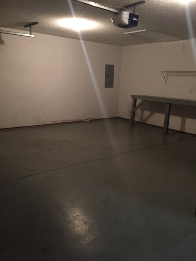 Building Photo - Updated 3BD/2BA Ranch Home in McDowell Mea...