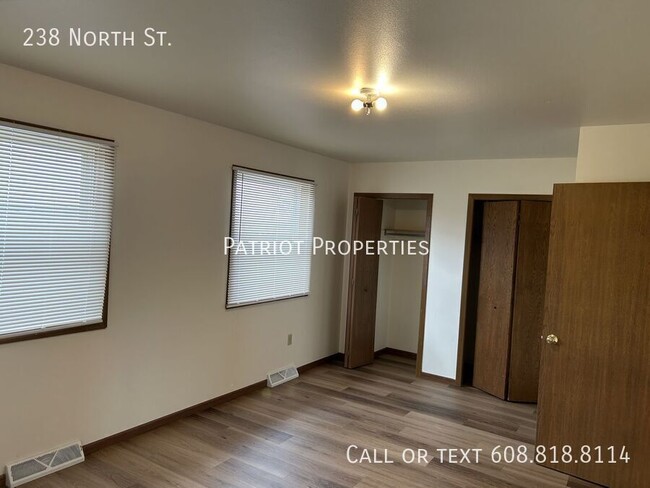 Foto del edificio - 3 bedroom/ 1.5 bath in Dane, WI