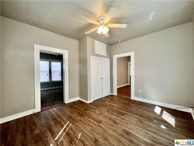 Building Photo - 784 Church Hill Dr