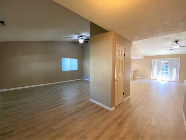 Building Photo - 3154 Larch Dr