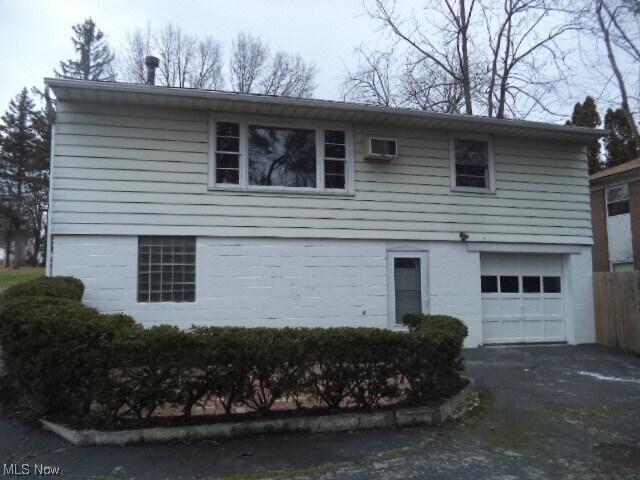 Foto del edificio - 41 Willow Dr