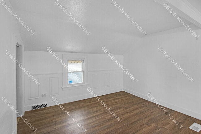 Building Photo - 1511 Tacoma St