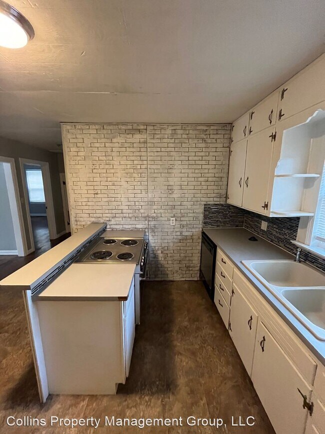 Building Photo - 3 br, 1 bath House - 1439 S Luster Ave