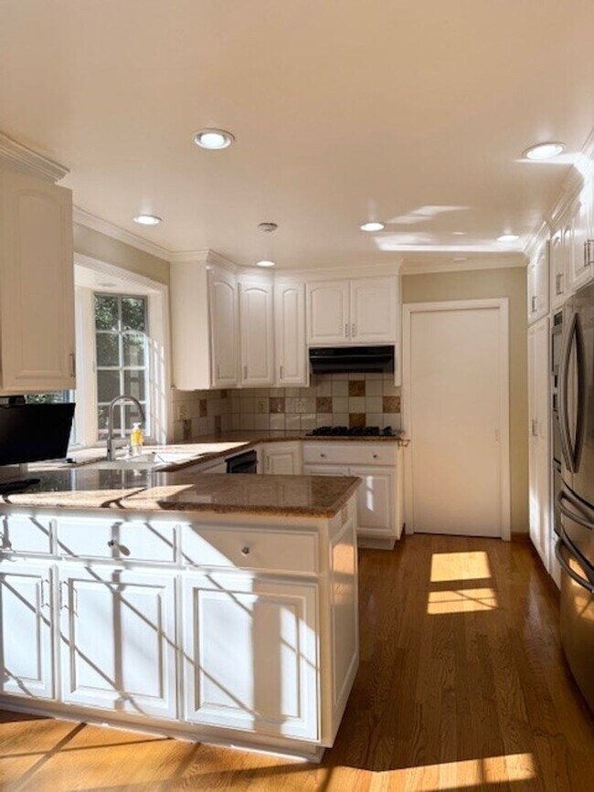 Foto del edificio - Beautiful 4 Bedroom 2.5 Bath Home in Montevideo Community