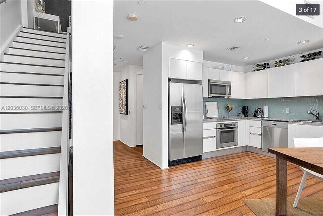 Building Photo - 1050 Brickell Ave