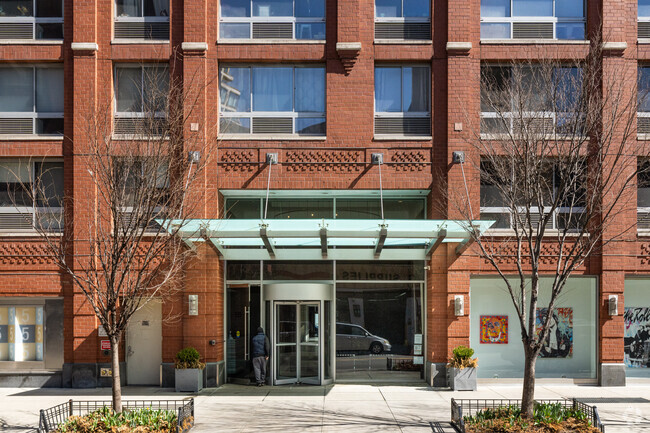 Building Photo - 555 West 23rd Street