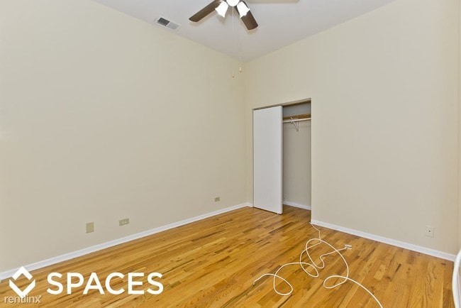 Building Photo - 2 br, 1 bath  - 1509 W Fullerton Ave 2F