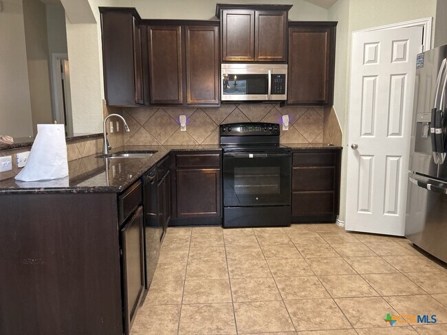 Foto del edificio - 6405 Clear Brook Dr
