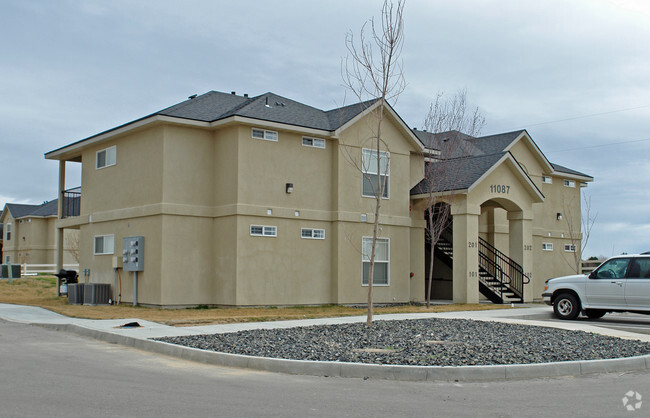 Building Photo - Brassy Cove Apartments